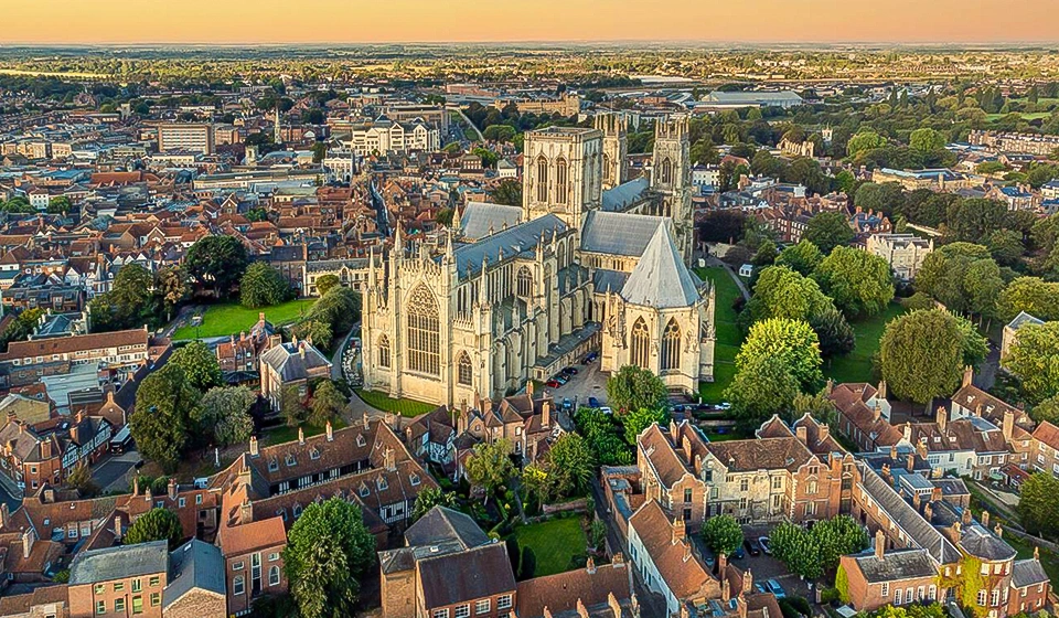 Join us on our tour to discover the most famous sights of York.