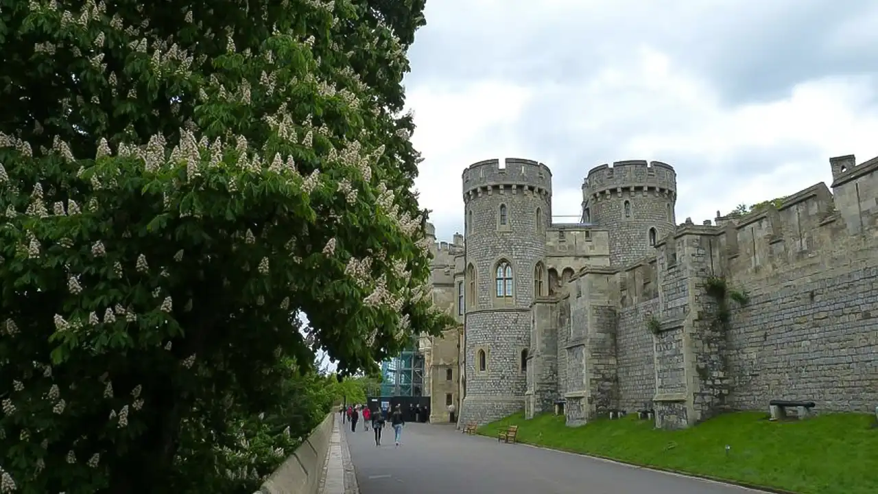 Windsor Castle & Hampton Court Palace