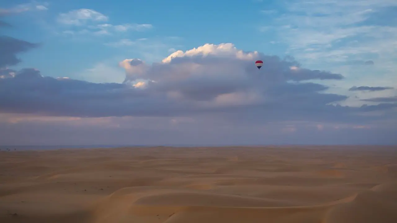 جولة المنطاد فوق الصحراء