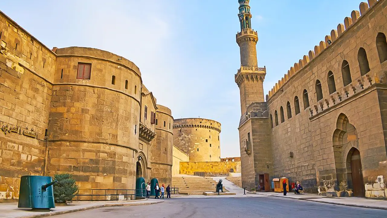 قلعة القاهرة ، القاهرة القديمة وخان الخليلي