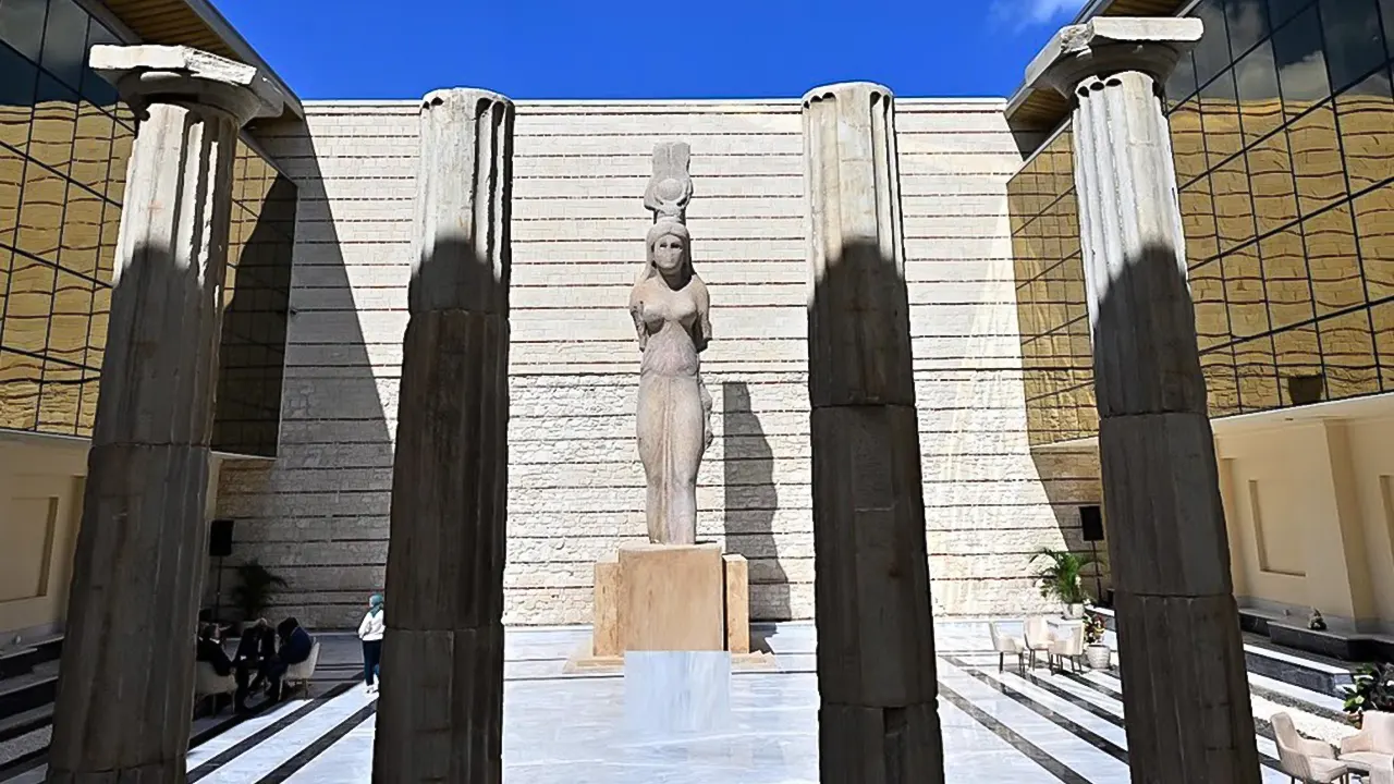 جولة في متحف يوناني وروماني