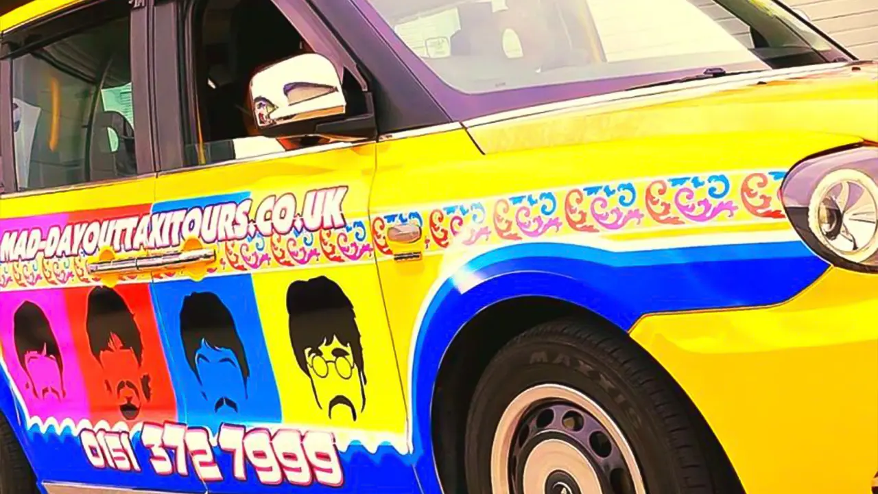 جولة تاكسي خاصة تحت عنوان البيتلز مع النقل