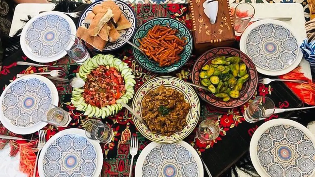 Traditional Moroccan Cooking Class & Market Visit