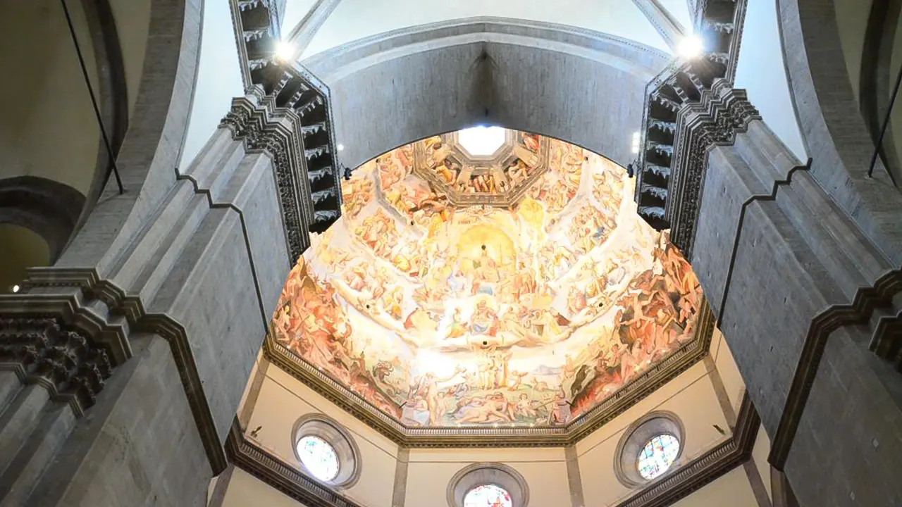سانتا ماريا ديل فيوري مع صعود إلى قبة الكاتدرائية