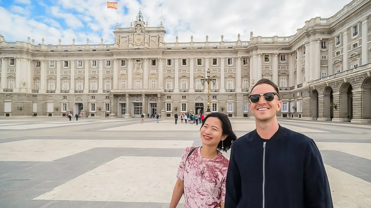 Royal Palace Tour with Optional Royal Collections